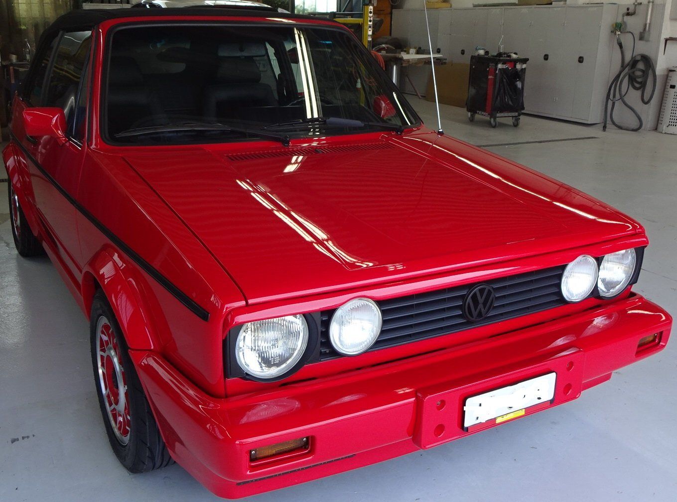 VW Automobili: VW Golf 1 Cabriolet (Veteran) – Usato da Speicher venduto da Oeski 1