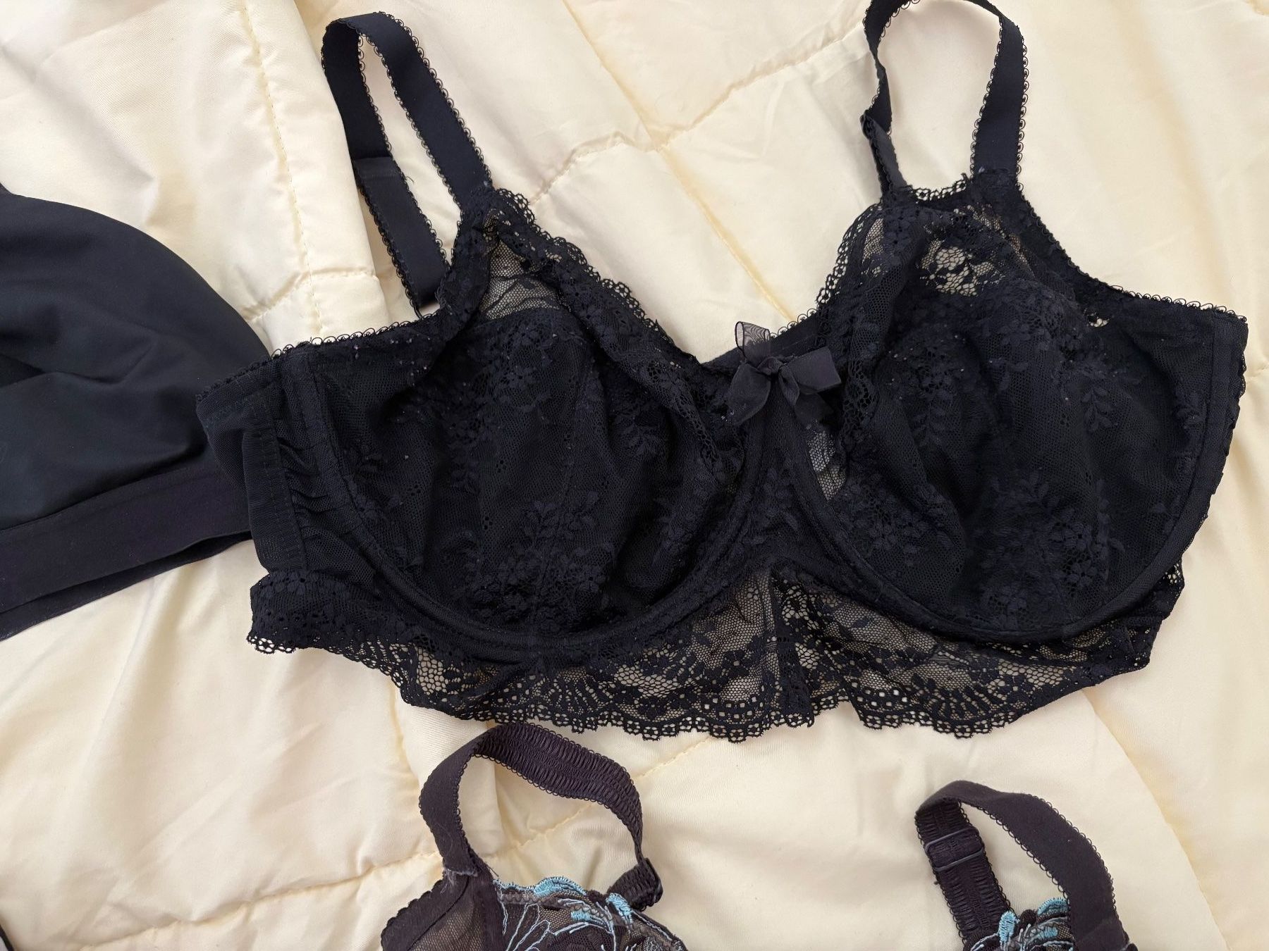 Altra biancheria intima: 4 Bh verschiedene Grössen Plus size – Usato da Zürich venduto da venusandmars 2