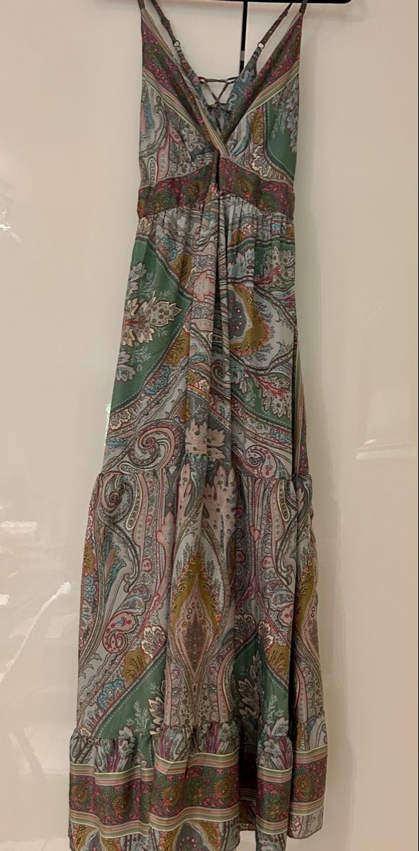 Robes: Robe en soie neuve  – Neuf avec emballage d'origine à ANIèRES par feuillette 2