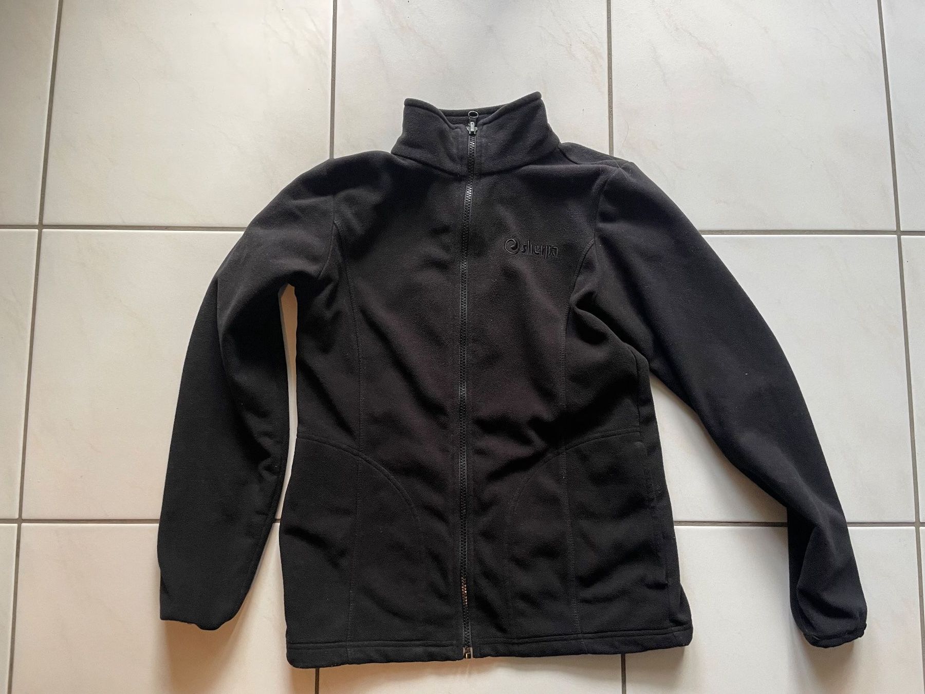 Sherpa Giacche: Regenjacke mit Faserpelz Gr. S – Usato da Bern venduto da sar_9lj8 2