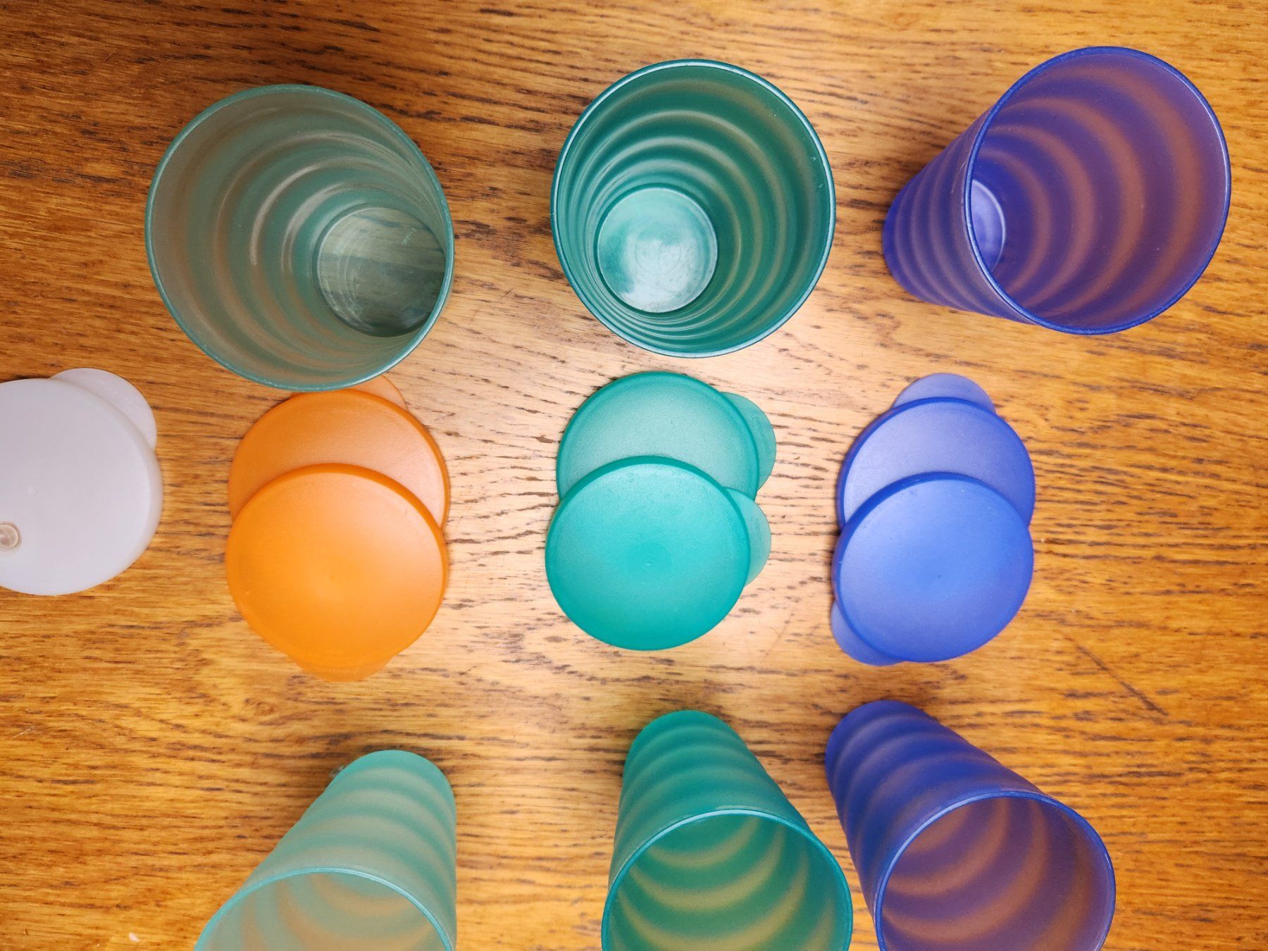 Tupperware Contenitori & Simili: Tupperware Becher 6 Stk. -mit 7 Deckeln – Usato da Gstaad venduto da Meiel2020 5