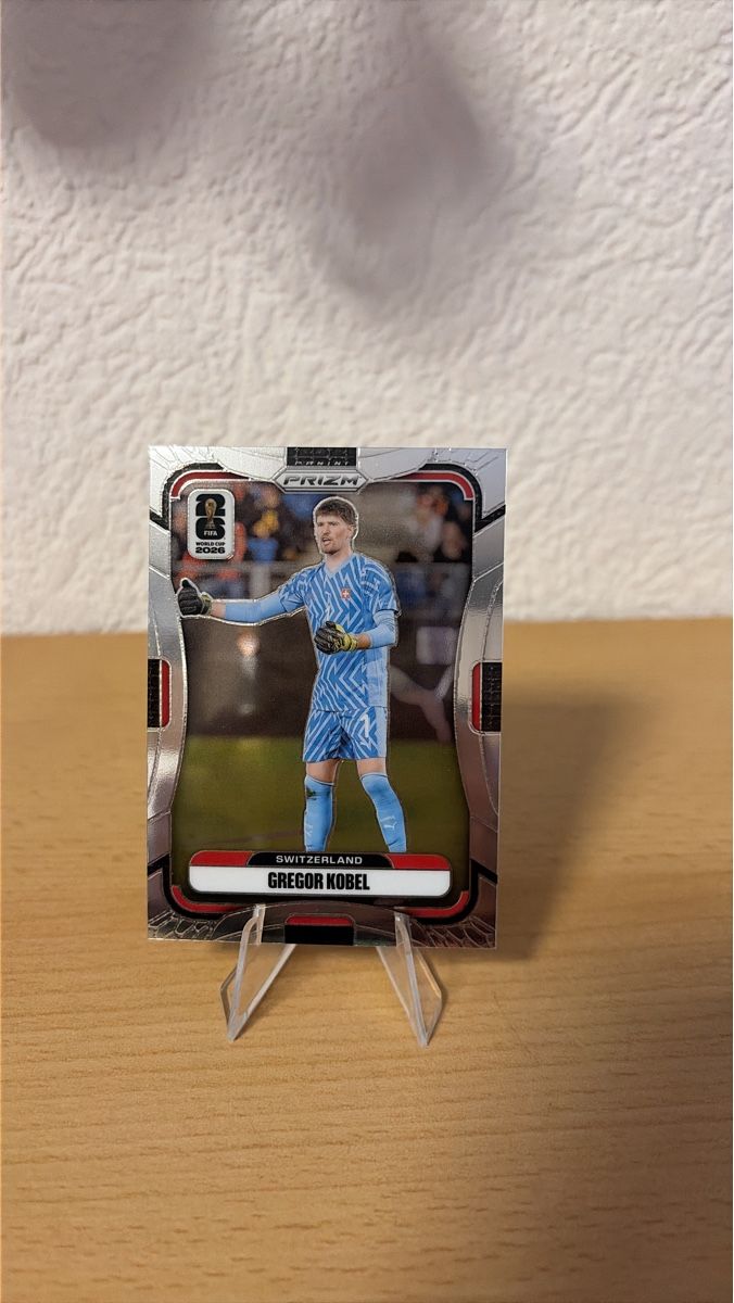 Panini Carte collezionabili: Carte Panini Prizm Gregor Kobel Suisse – Nuovo (secondo la descrizione) da la chaux-de-fonds venduto da swann88