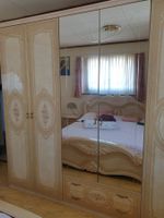 Komplette Schlafzimmer-Garnitur im italienischen Steil