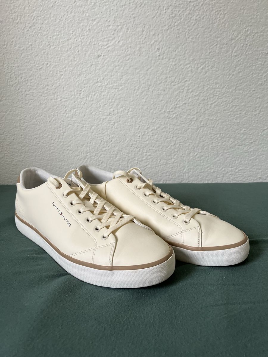 Tommy Hilfiger Chaussures hommes: Tommy Hilfiger Sneaker Gr. 46 – Neuf (Voir description) à Toffen par Vanessa_Germann