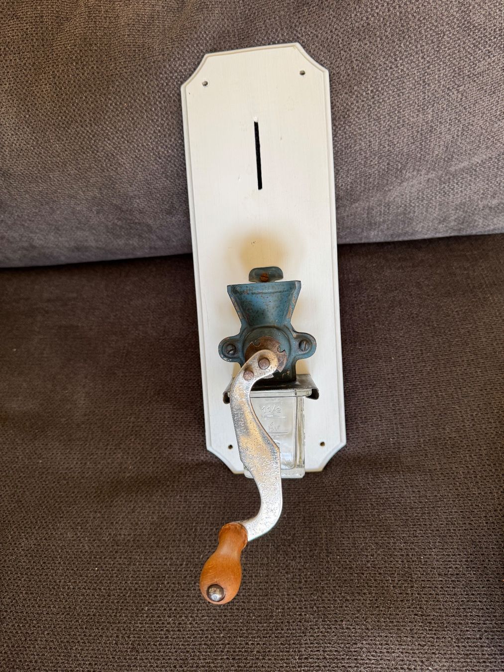 Alle Dekorationen: Antike dekorative Wandkaffemühle – Gebraucht aus Luzern von kun_2nm8 4