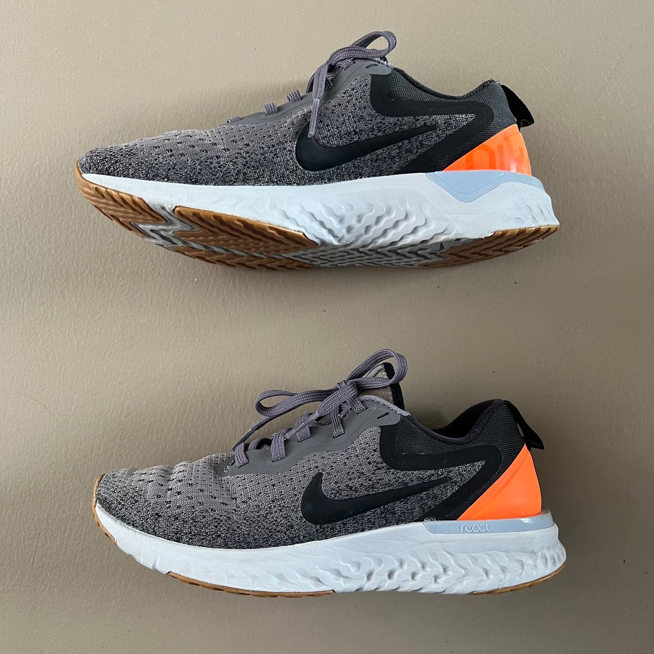 Nike Scarpe da donna: NIKE Odyssey React Sneakers 🩶 – Usato da Zürich venduto da ClosetQueen 1