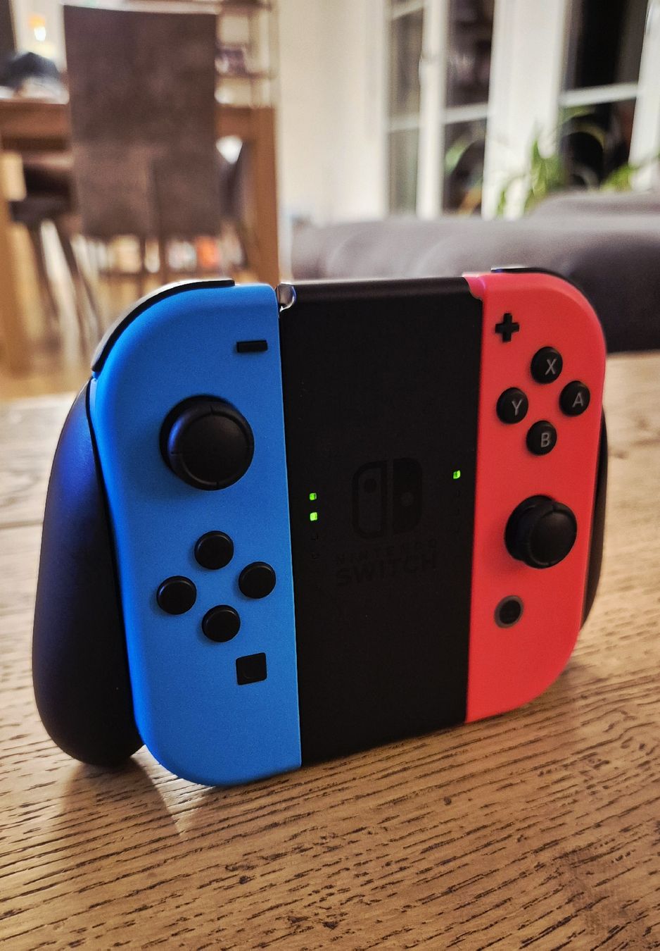 Nintendo Controller: Original Nintendo Switch Joy-Con Set + Ladestation – Nuovo (secondo la descrizione) da Au SG venduto da AlenCompany 3