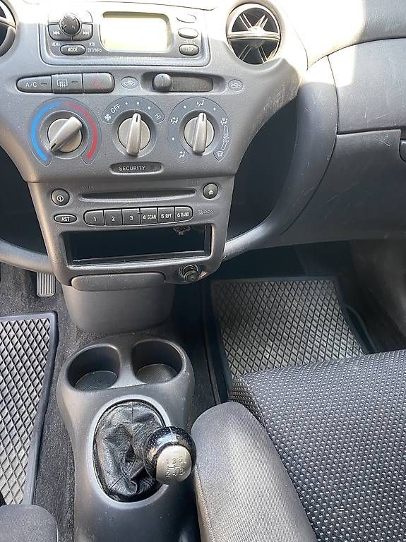 Toyota Autos: Toyota Yaris 1.5 TS – Gebraucht aus Englisberg von fruitcake77 3