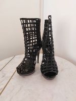 Stiefeletten schwarz-lack Gitter Design
