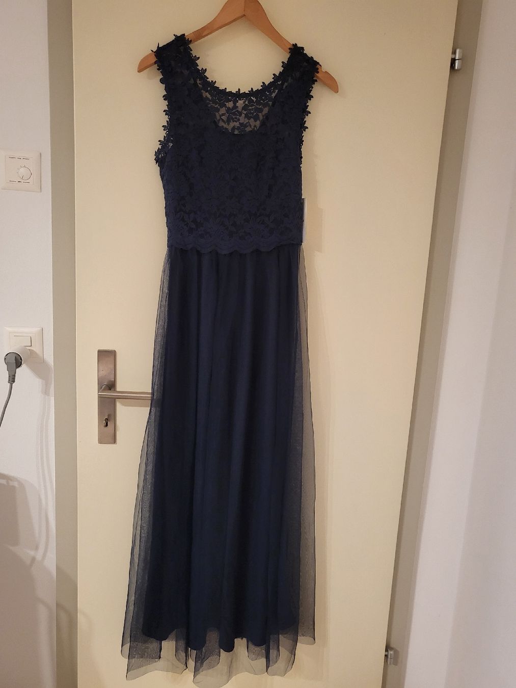 Robes: Kleid – Neuf avec emballage d'origine à Kirchberg SG par she_lq9l