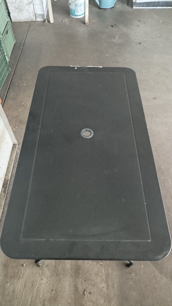 Tische: Gartentisch schwarz Metallgestell rechteckig  – Gebraucht aus Pfäffikon zh von Jiim7 1