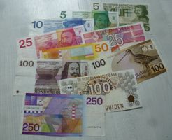 Lot ++ 10 alte Banknoten aus Holland ab 1966