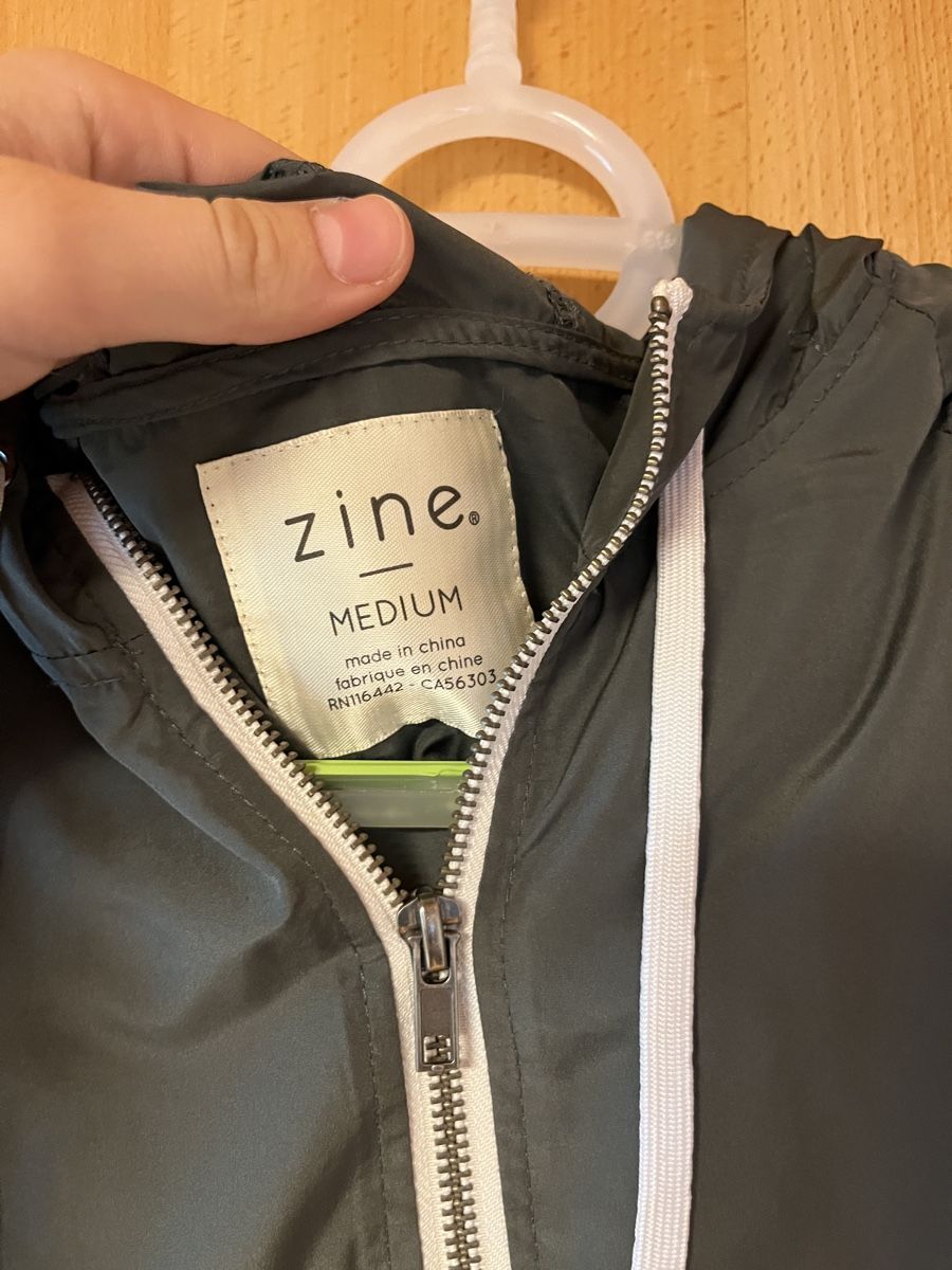 Giacche: Dünne Windjacke, Gr. M – Nuovo (secondo la descrizione) da Betschwanden venduto da _janinee_ 2