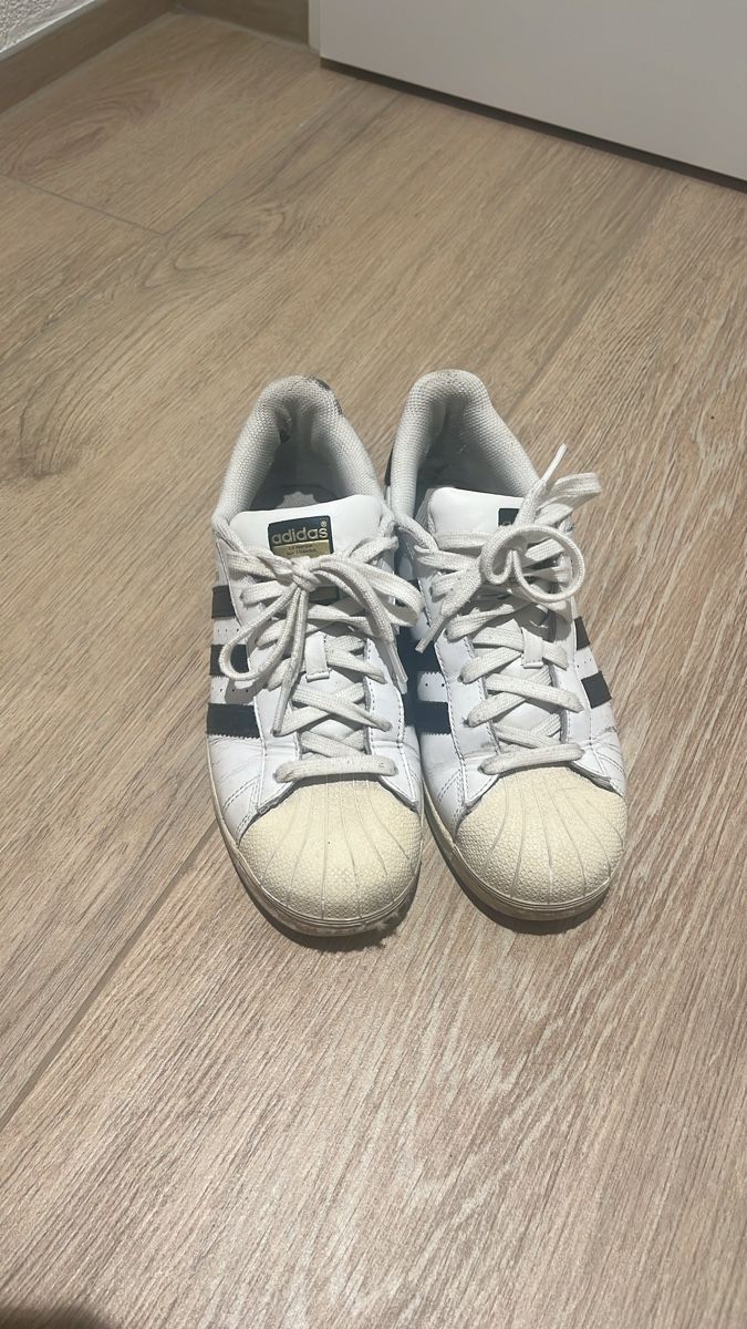 Adidas Chaussures hommes: Adidas Superstar Sneaker – D'occasion à Bachenbülach par sam_x8rt