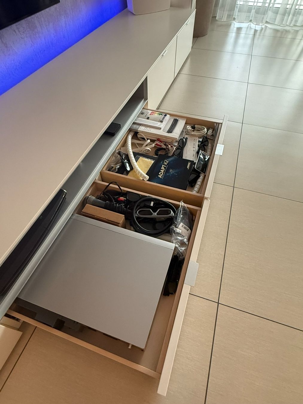 TV Möbel: High-End FORMER TV-Möbel / Lowboard – Neu (gemäss Beschreibung) aus Uster von Saferr 3