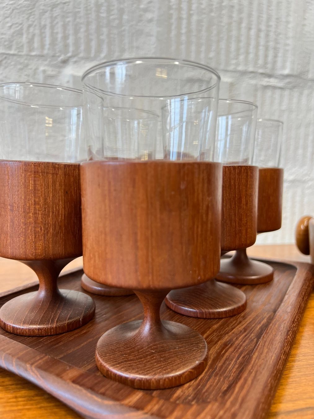 Bicchieri: Vintage Gläser-Set mit Teak Tablett – Usato da Walzenhausen venduto da stilvollwohnen 3