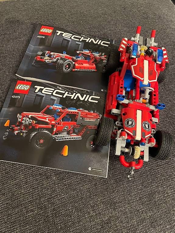 Baukästen: LEGO Technic 52075 - Véhicule de premier secours – Gebraucht aus Yverdon-les-Bains von mic_v8yx