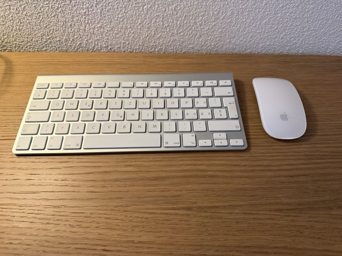 Apple Tastiere: Clavier et souris Apple Magic Mouse, bon état – Usato da Kloten venduto da Mumiiin