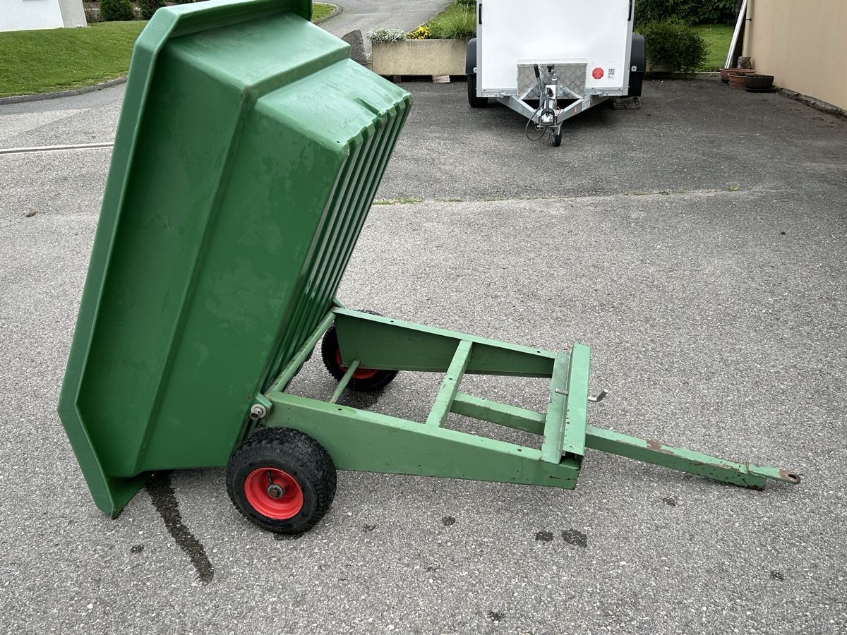 Anhänger: Remorque basculante pour tracteur à gazon  – Gebraucht aus Orsonnens von  1