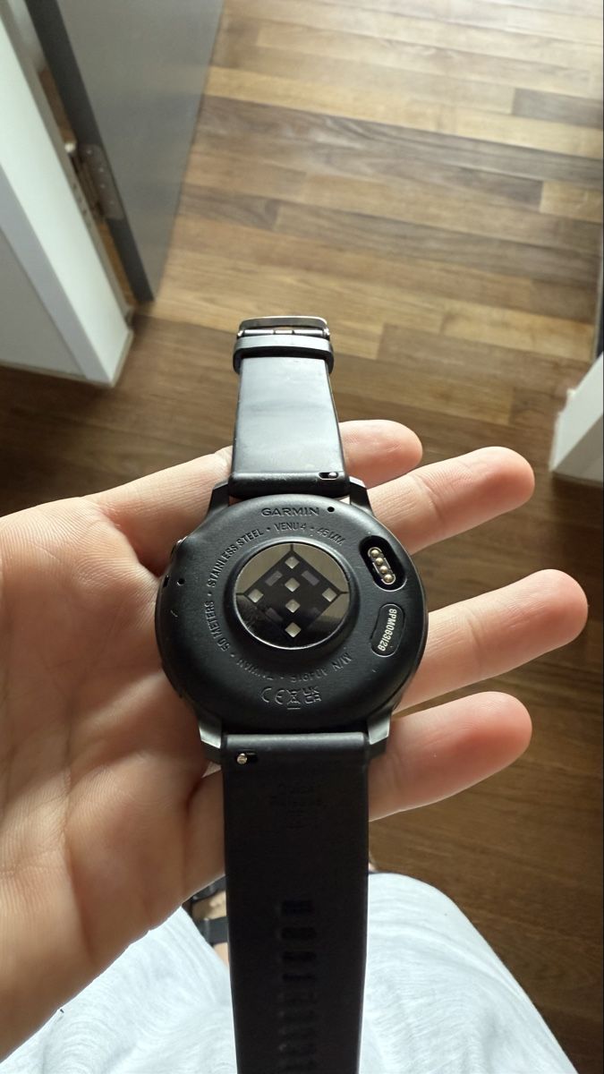 Garmin Smartwatch: Garmin Venu 4 45mm Black – Gebraucht aus Tüscherz-Alfermée von florence.02 2