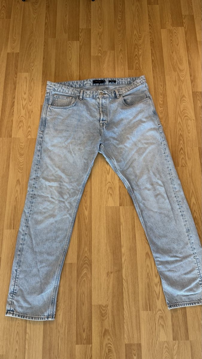 Massimo Dutti Jeans: Massimo Dutti Jeans hellblau Relaxed Fit – Nuovo (secondo la descrizione) da Lengnau AG venduto da Liirim