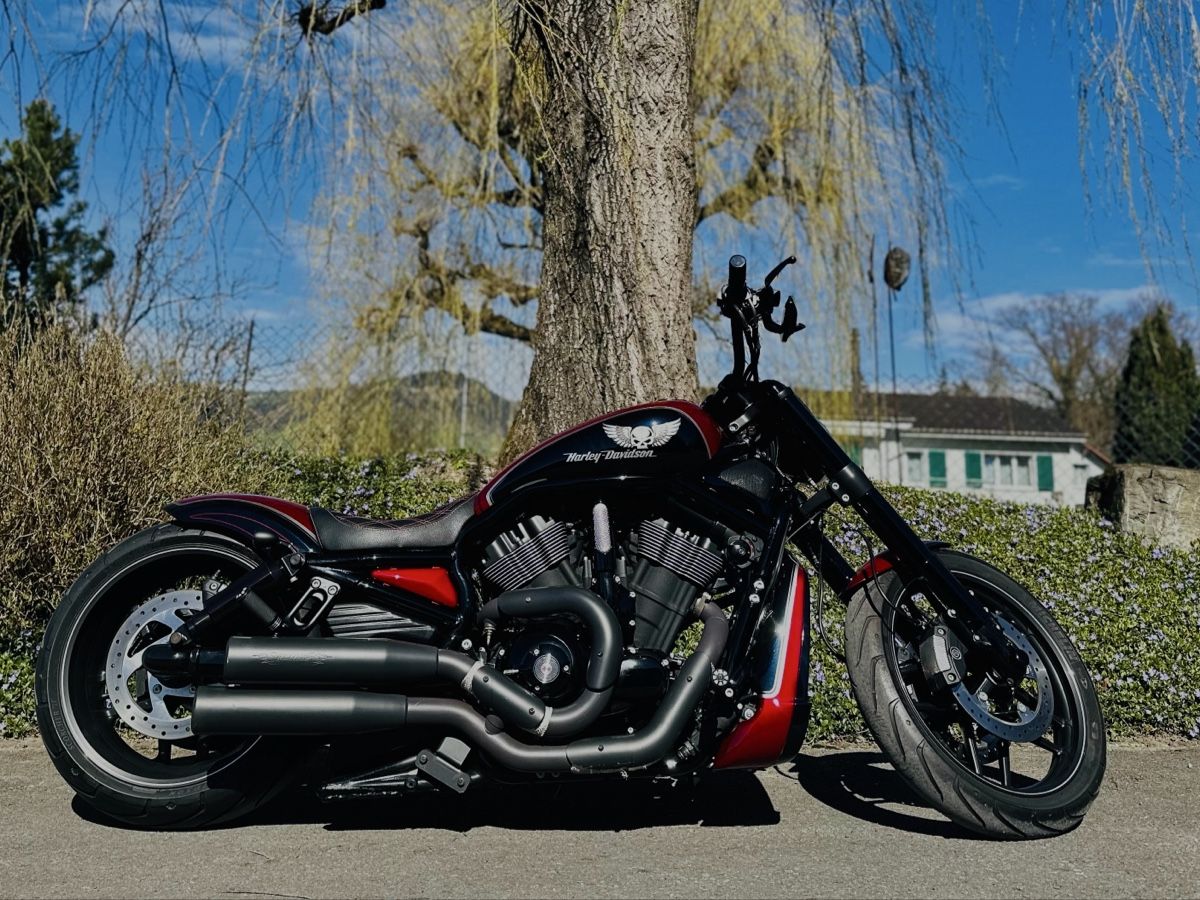 Harley-Davidson Chopper: HARLEY-DAVIDSON VRSCDX Night Rod Special ABS – Usato da Lüchingen venduto da Xijo