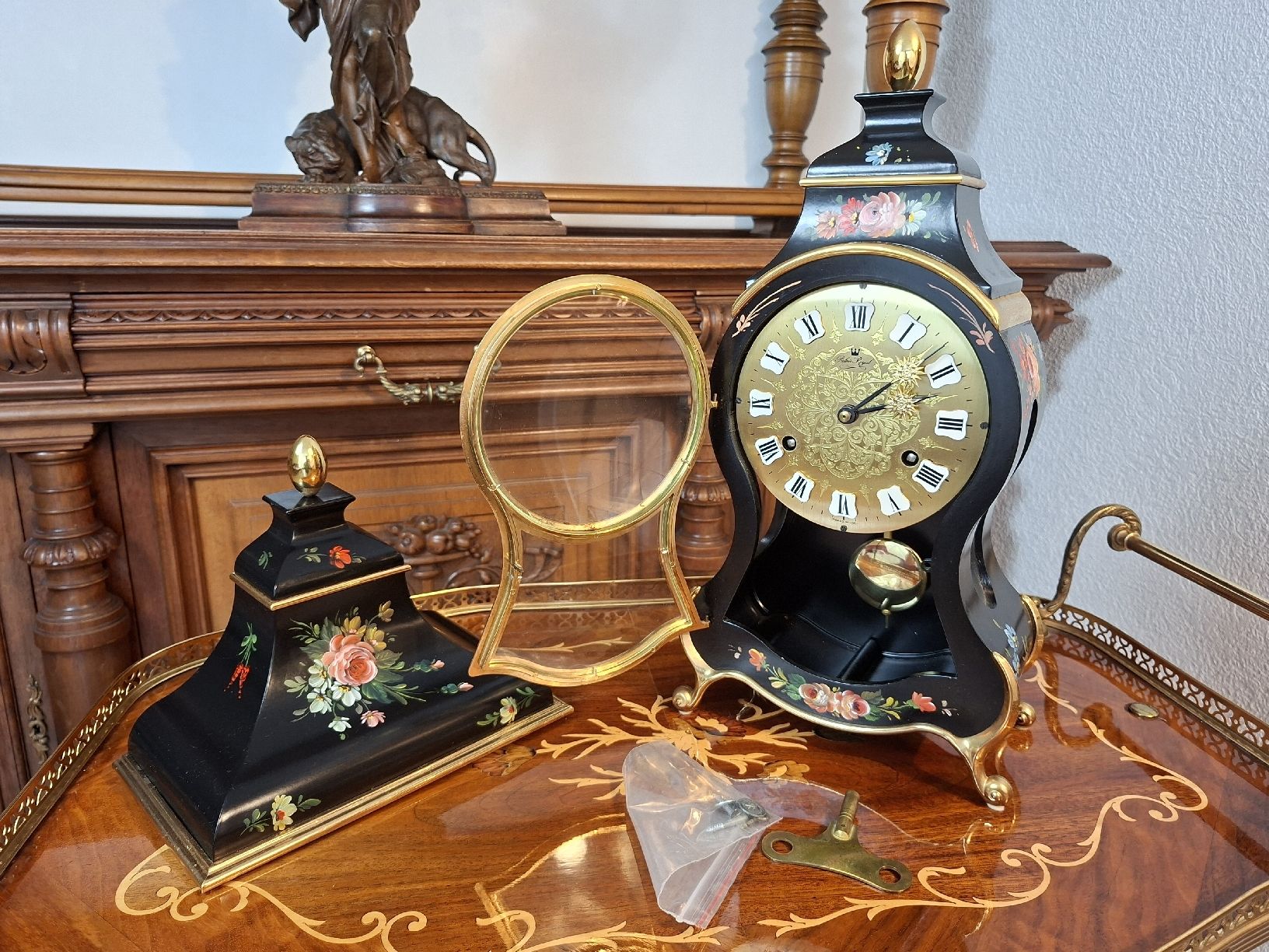 Orologi da terra & Orologi da parete: Neuchâteloise Pendule "Palais Royal" mit Konsole  – Usato da Steffisburg venduto da ZeitReise_