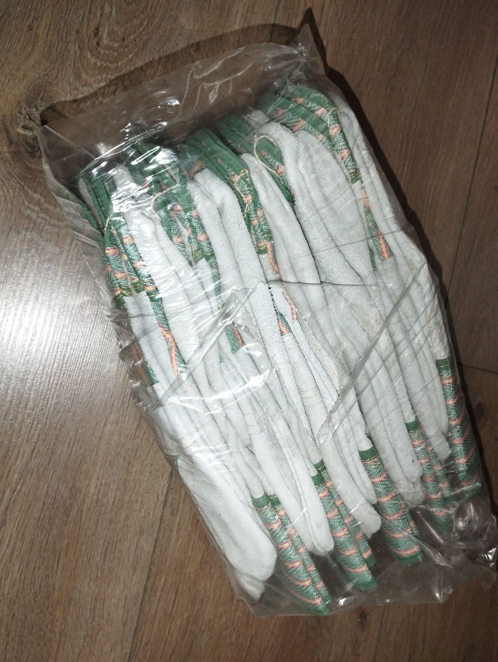 Gants & mitaines : Arbeitshandschuhe Rindvolleder 1 Pack mit 10 Paar – Neuf avec emballage d'origine à Dallenwil par Mnied