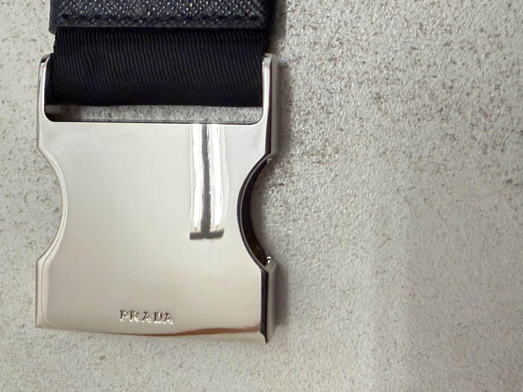 Prada Borse: Sac banane neuf Prada – Usato da giffers venduto da sev_c9x9 6