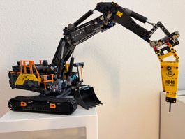 LEGO Technic 42215 Volvo EC500 Hybrid Excavator mit Zubehör