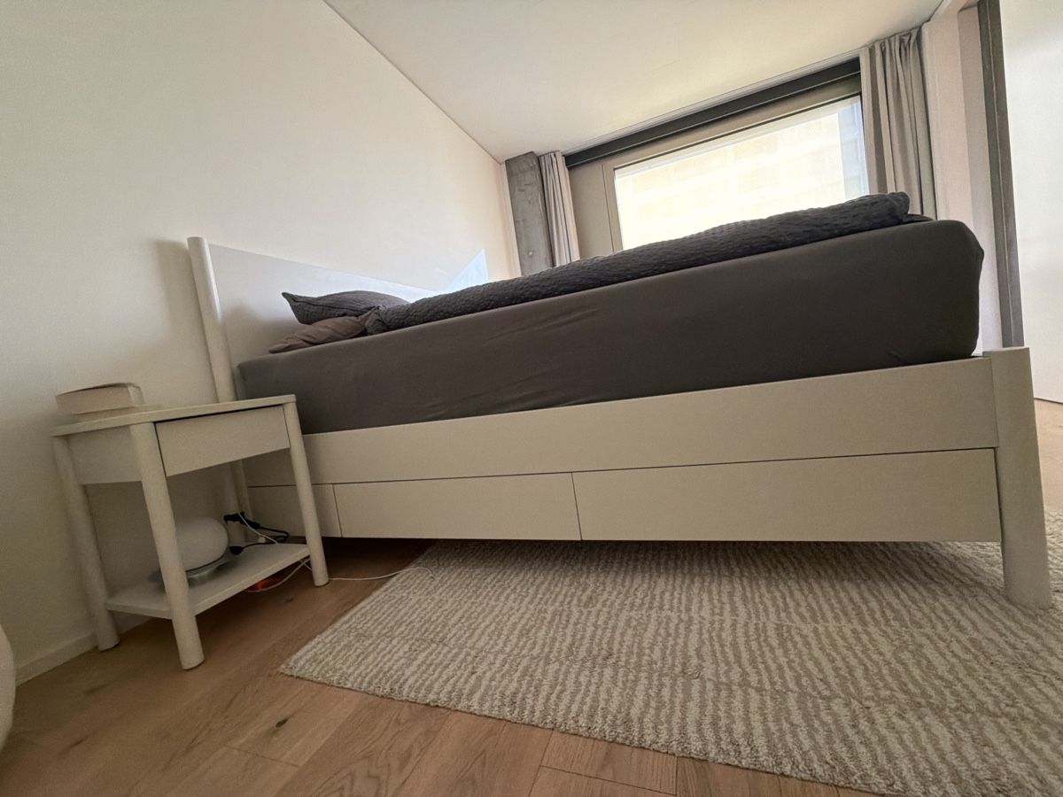 Ikea Letti: Gratis - White Double Bed Frame w/Mattress and Drawers – Usato da Zürich venduto da chi_bq8h 1