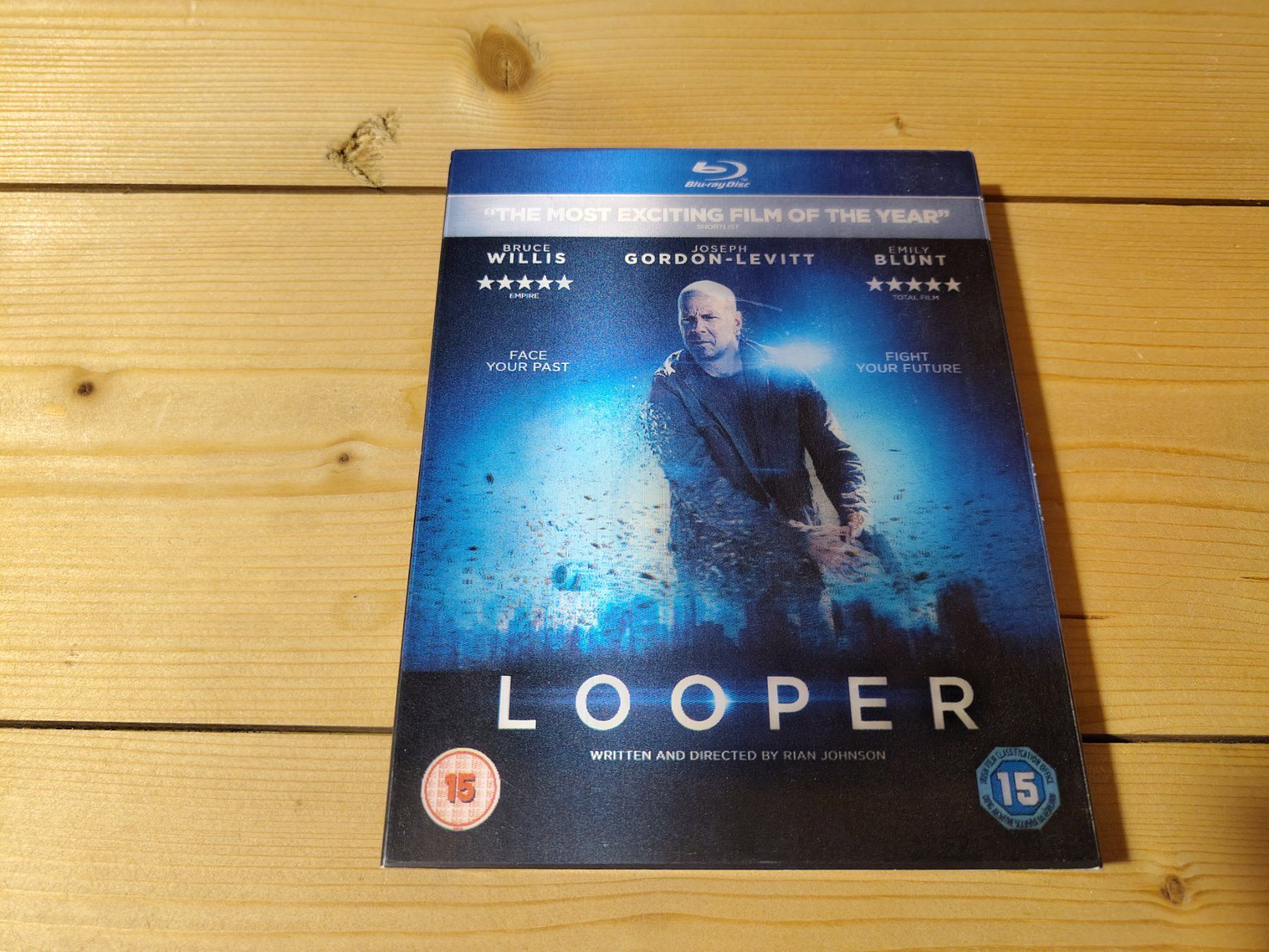 Tous les DVDs: Looper – D'occasion à Wasterkingen par Palu17