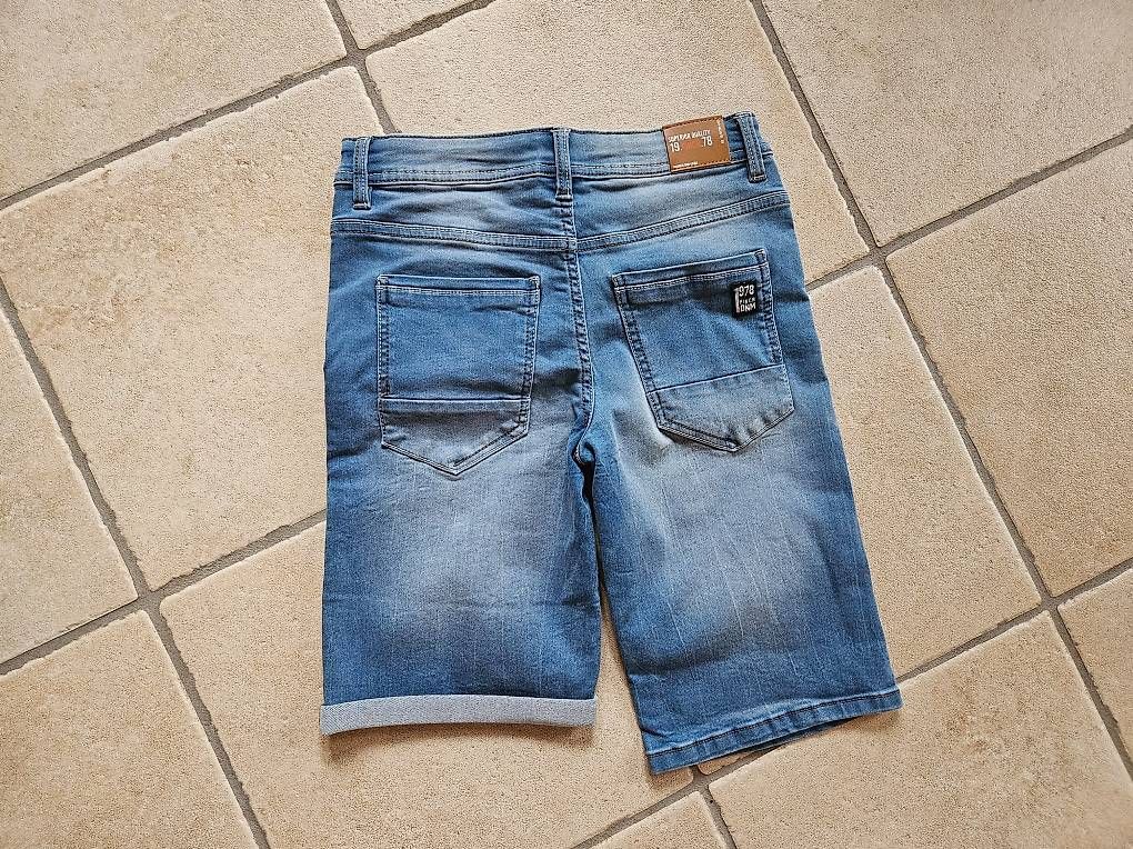 Pantalons: Short en jeans / short chino / 158 – D'occasion à Juriens par Twist03 3