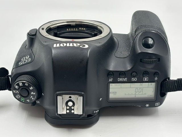 Canon Appareil photo: Canon 6D Fullframe 20 MP - Body – D'occasion à Seewis Dorf par Plebejus 1