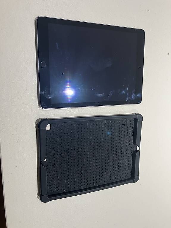 Tablet PC: Apple Ipad 5. Generation 32GB mit SIM – Gebraucht aus Menznau von siricius 3