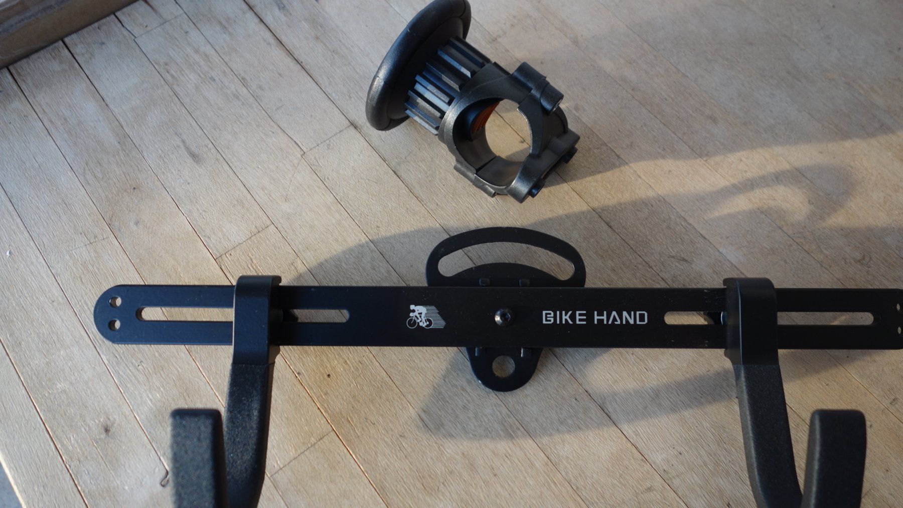 Supporti per biciclette: SOLID Zusatzhalterung für Veloaufhängesystem NEU - VERSAND – Difettoso da Innerferrera venduto da tic_p7qd 6