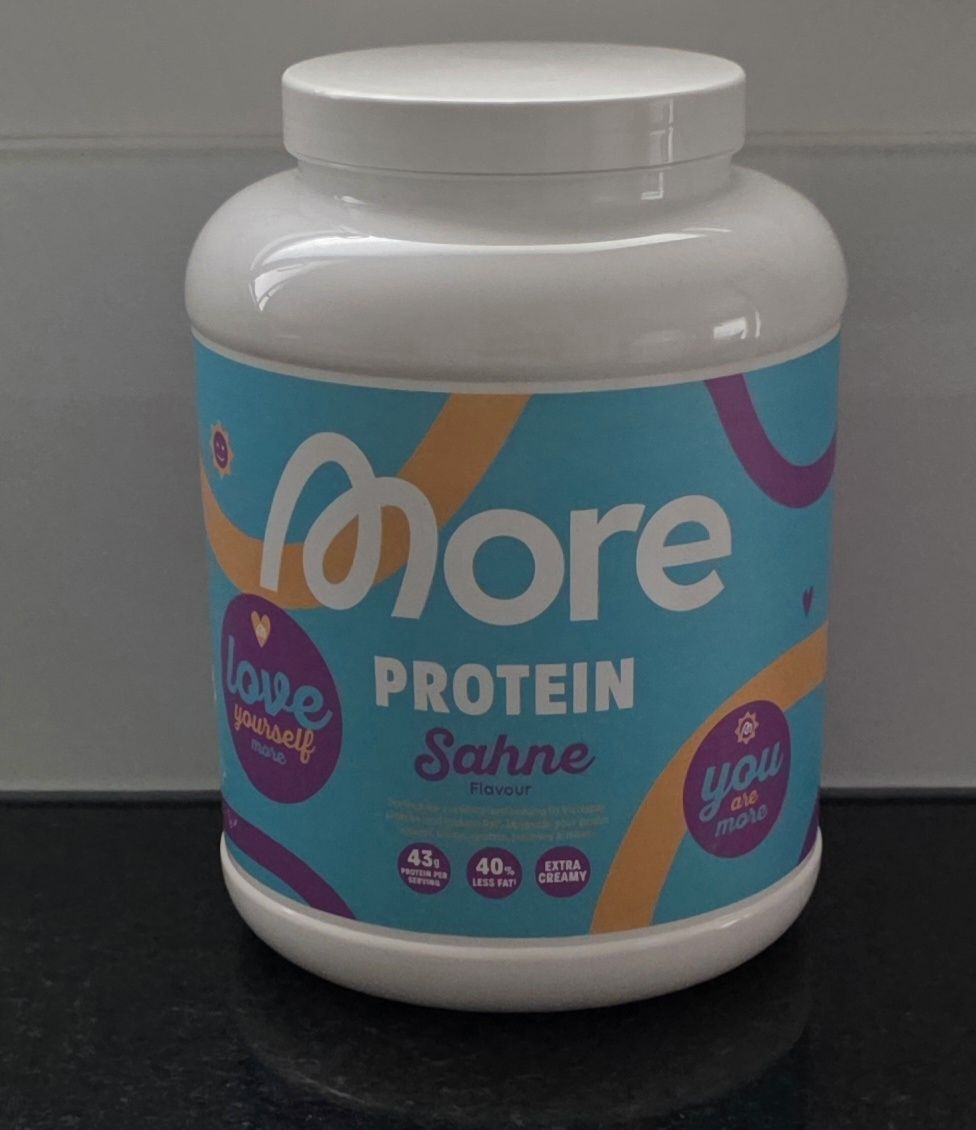 More Nutrition Cibi & Specialità: More PROTEIN Sahne 2000g  Ablaufdatum: 9.6.2026 – Nuovo e nell'imballaggio originale da Frauenfeld venduto da Bleeddragon