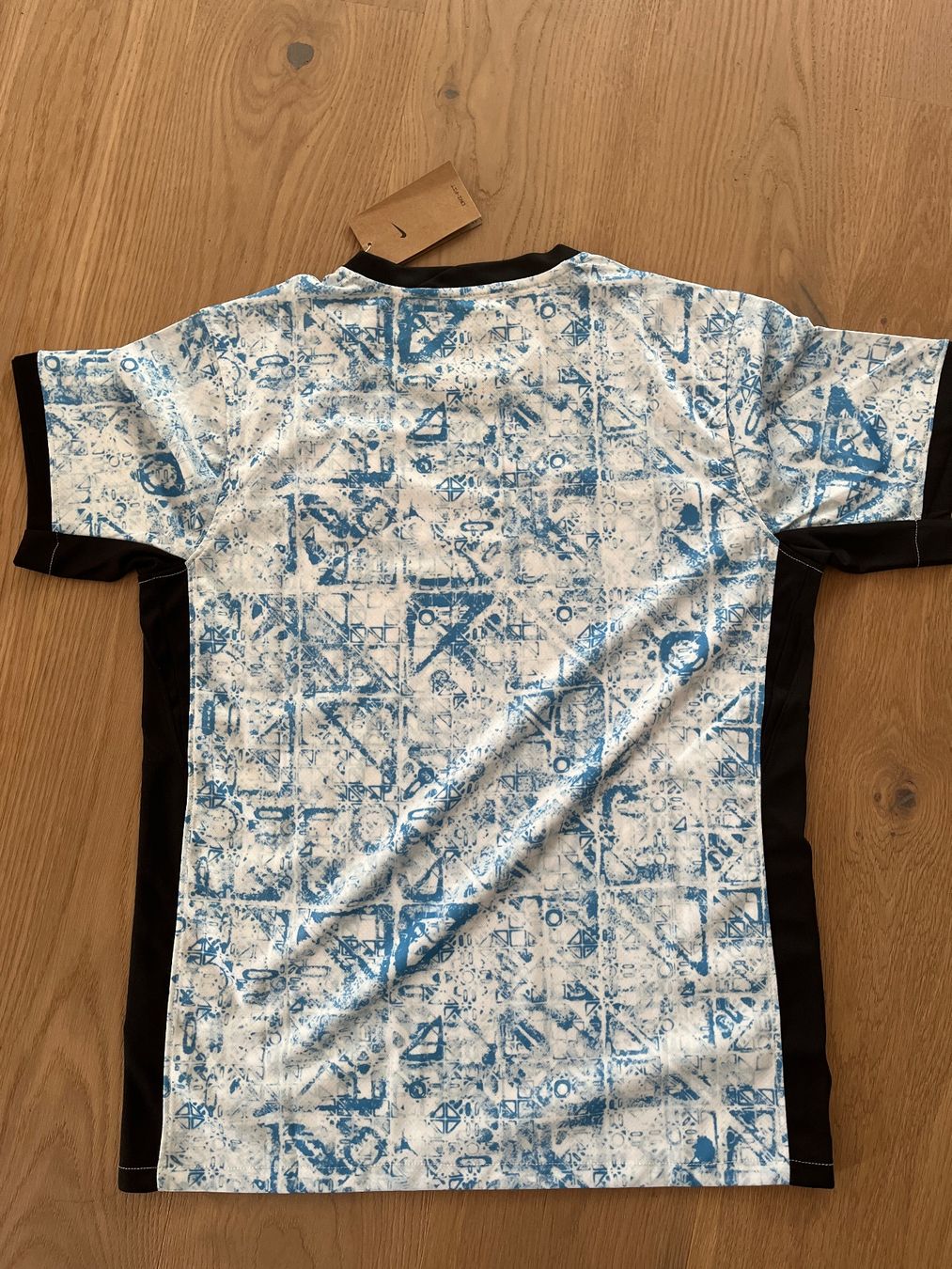 Canottiere & Pantaloni: Fussballtrikots – Nuovo e nell'imballaggio originale da Rorschacherberg venduto da Snowwomen 1
