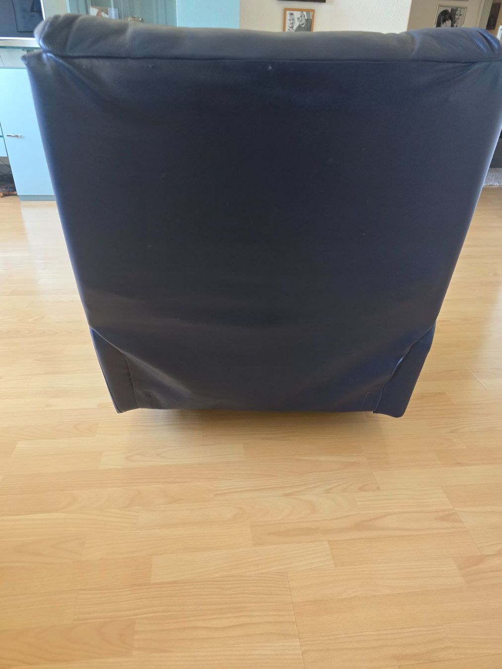 Poltrone: Bequemer Relaxsessel, dunkelblaues Leder – Usato da Emmenbrücke venduto da nev_hh85 5
