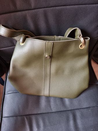 Donna Tasche Oliv
