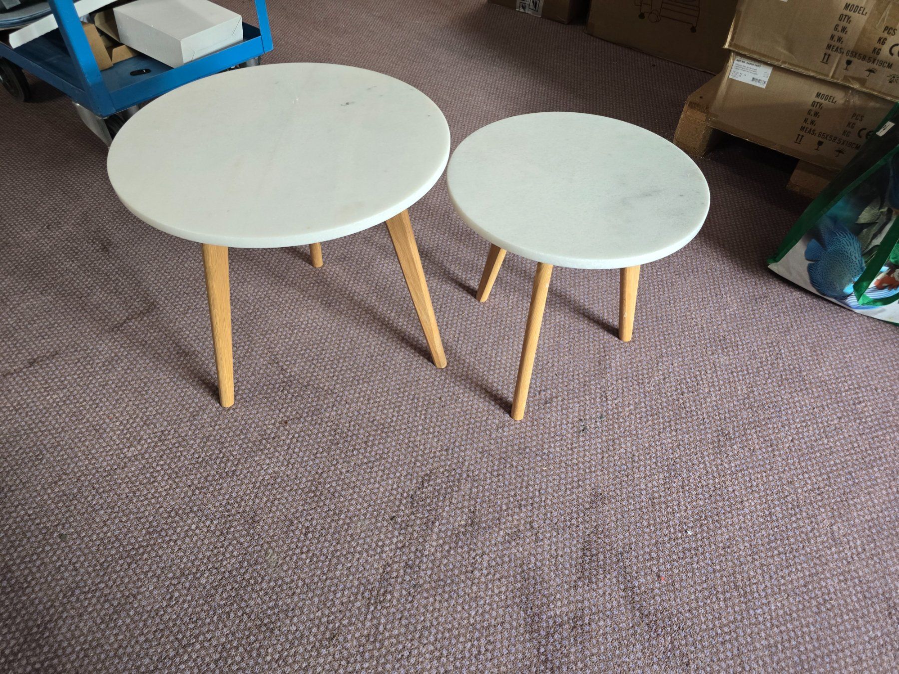 Maisons du monde Set di tavolo e panche: Maison du Monde Beistelltisch Set Marmor/Eiche ab 1.- – Usato da KRINAU venduto da Mio_Liqstyle