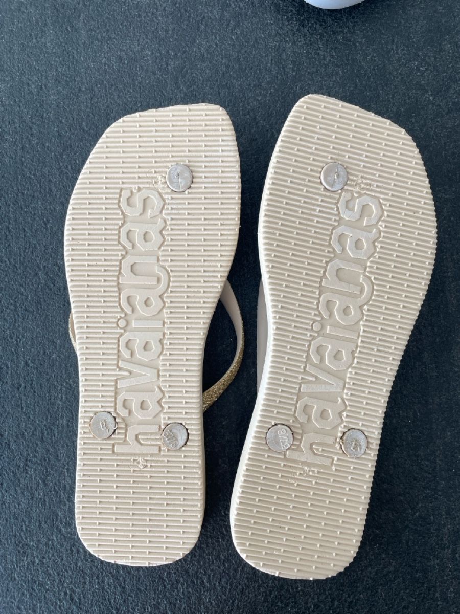 Havaianas Scarpe da donna: Neuwertige Hawaianas 39 – Nuovo (secondo la descrizione) da Herrliberg venduto da spunggi 1