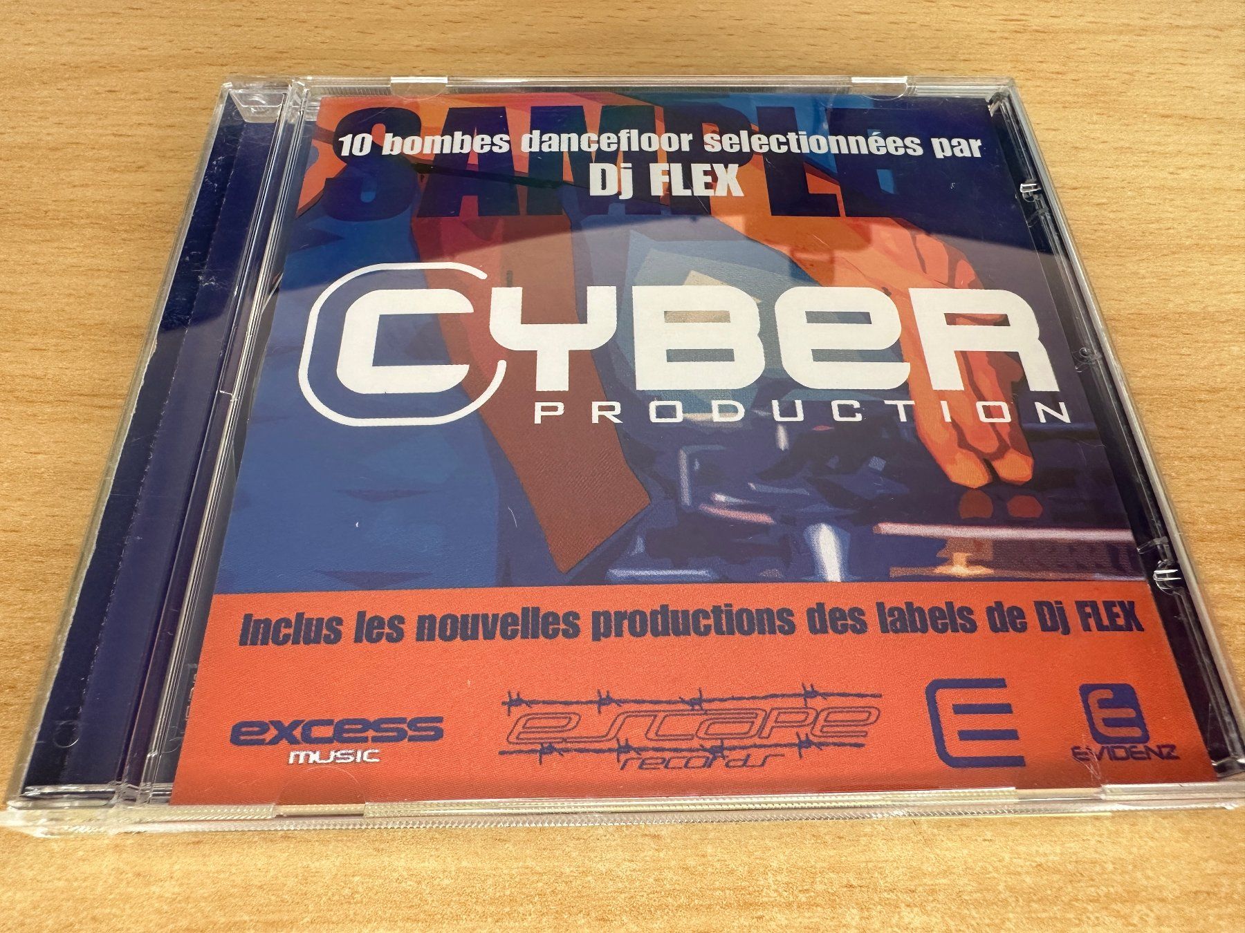 CD: Dj Flex - Cyber Production - 10 Bombes Dancefloor Selectionn – Usato da Rikon im Tösstal venduto da Alpenmutz
