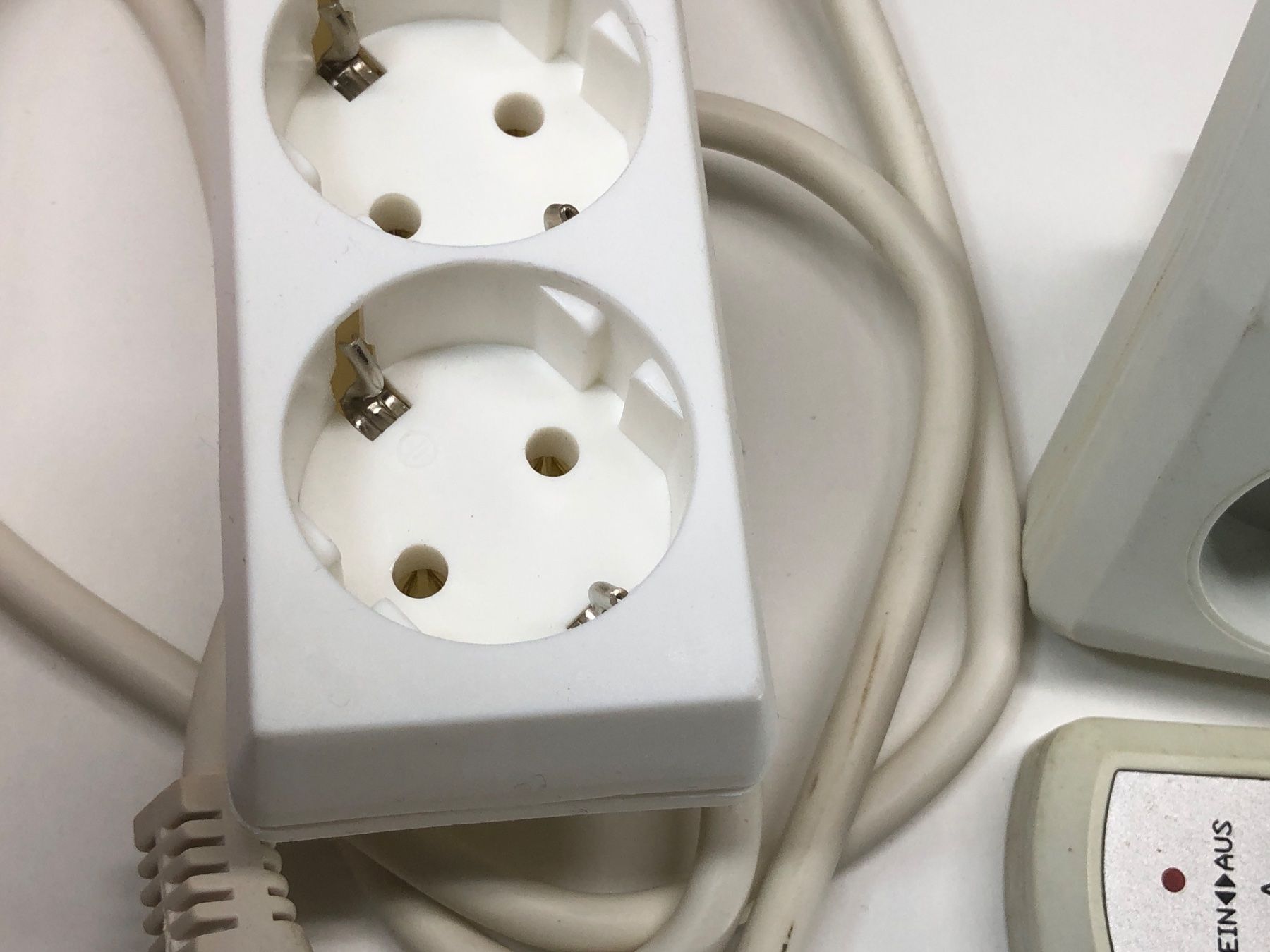 Interruttori: Funkschalter Set / 1 Sender + 2 Empfänger / Schuko DE – Usato da Bergdietikon venduto da Garak 5
