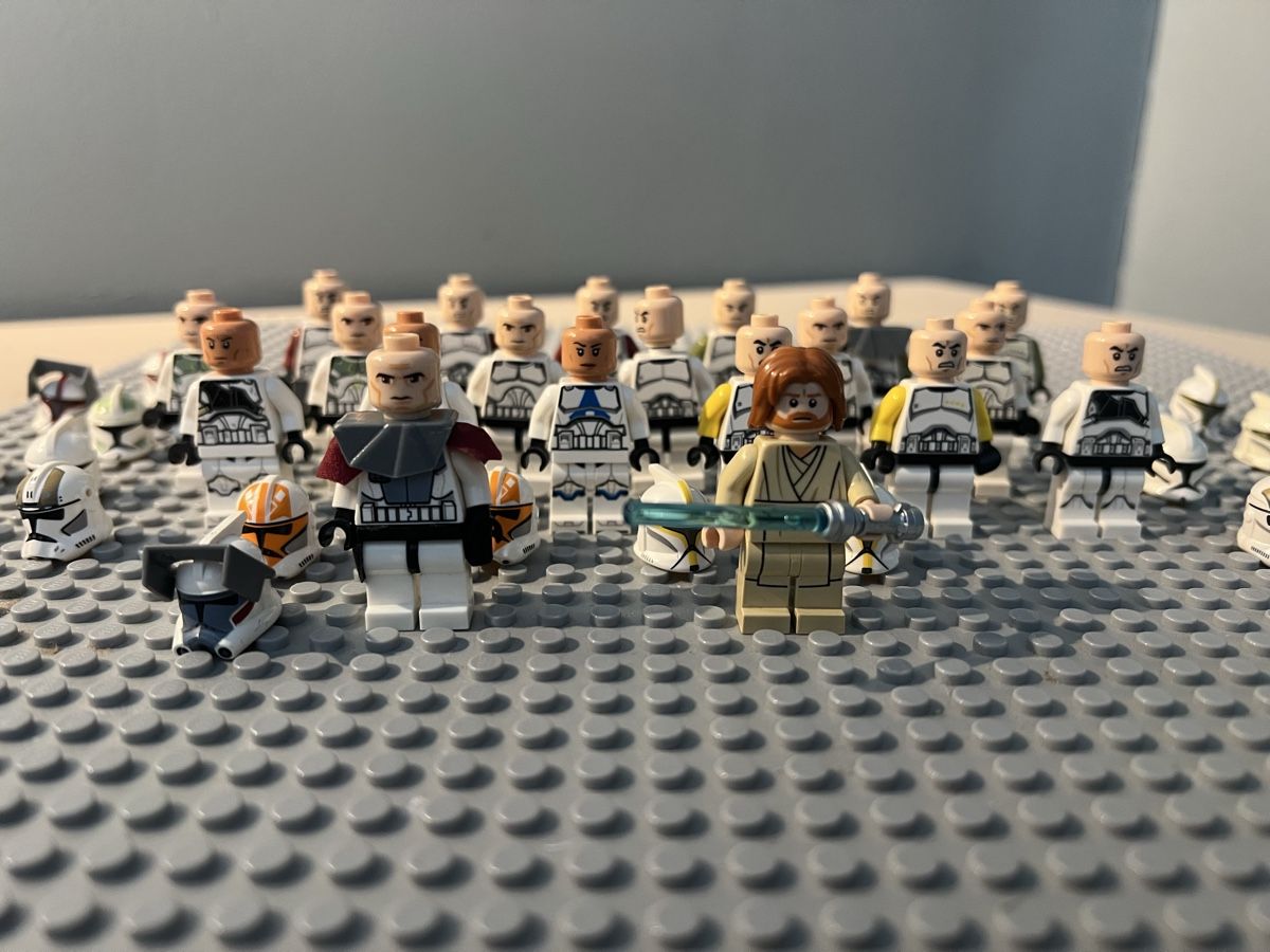 Star Wars Statuette: LEGO Star Wars Clone Trooper Sammlung + Commander & Jedi – Usato da Zürich venduto da Quentin999 2