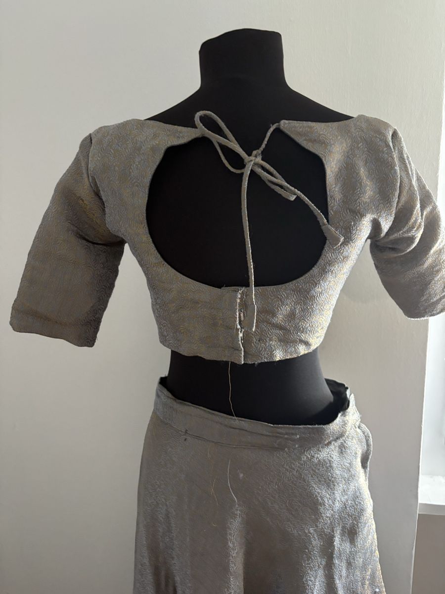 Lotti di vestiti: Damen Set 3-teilig grau bestickt – Usato da Bösingen venduto da ash_jnn8 3