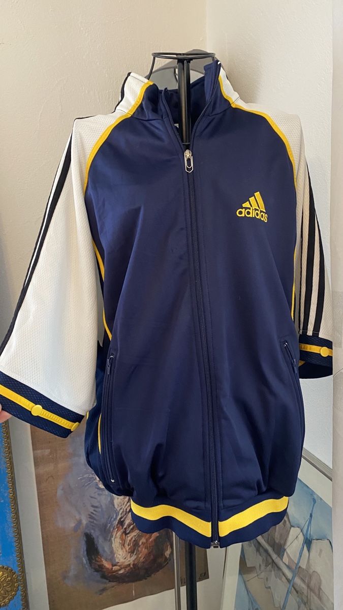 Adidas Jacken: Vintage Adidas Jacke – Gebraucht aus Obfelden von tan_9lj9