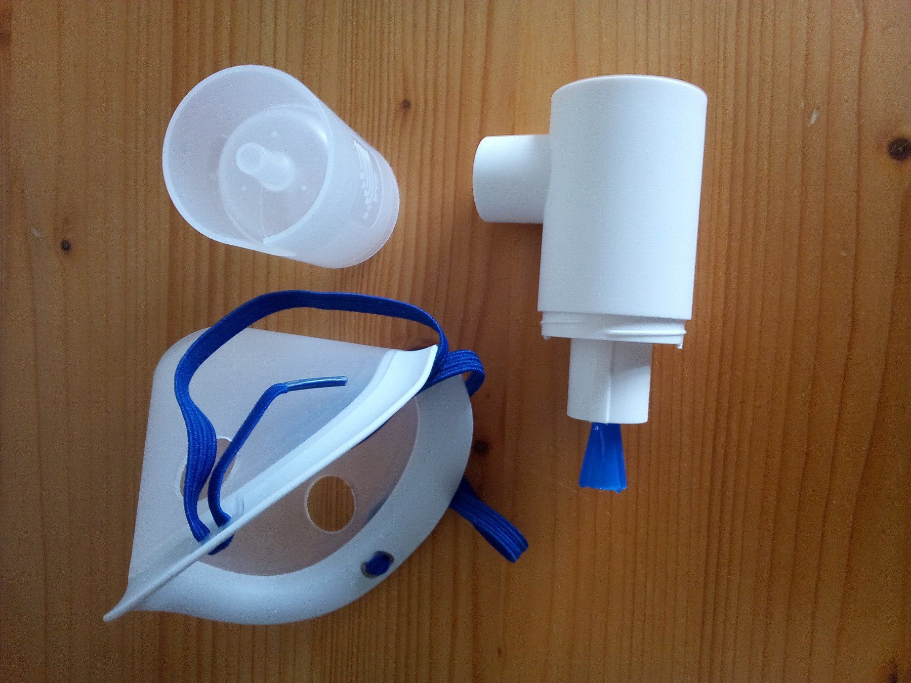 Omron Attrezzature mediche: Omron Kompressor-Inhalationsgerät NE-C28P – Usato da Biel/Bienne venduto da sumia 3