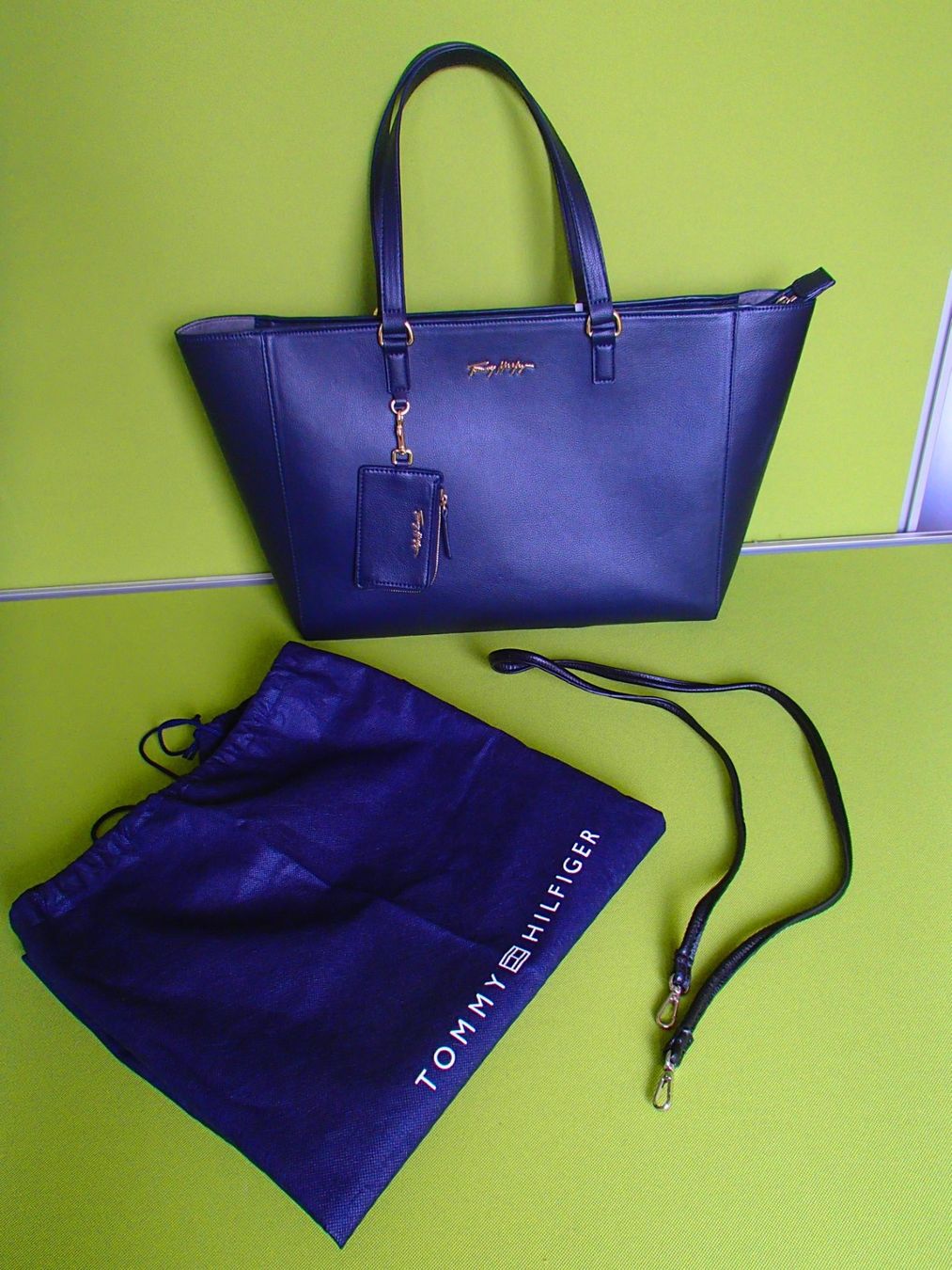 Tommy Hilfiger Borse da donna: Original dunkelblauer Tommy Hilfiger Shopper neu – Nuovo e nell'imballaggio originale da Schöfflisdorf venduto da pullux 8