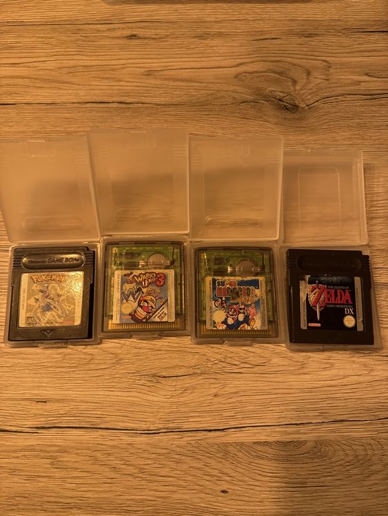 Today we got in a GameBoy lot with a Gameboy Advance SP + so many games for any collector or player